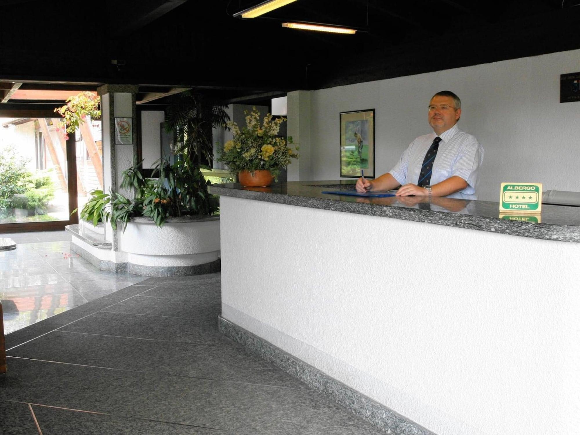 Golf Hotel Lainate Extérieur photo