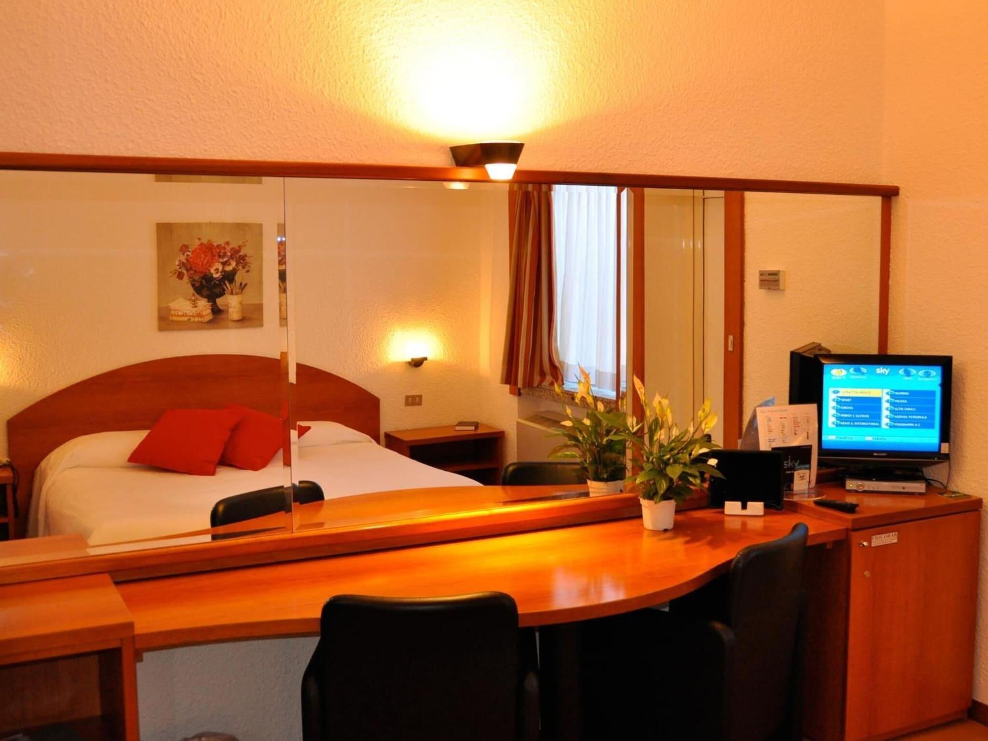 Golf Hotel Lainate Extérieur photo