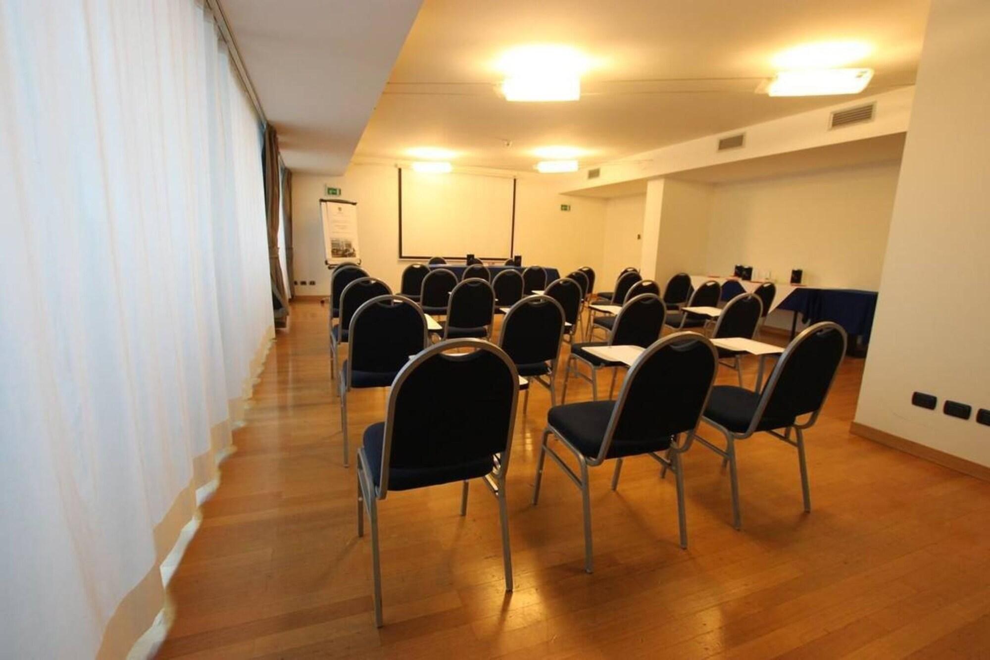 Golf Hotel Lainate Extérieur photo